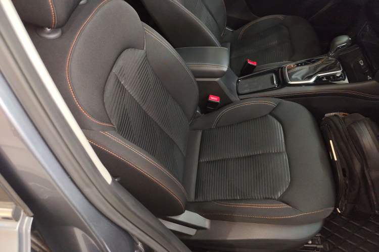 Used Roewe RX3 2021 PRO 1.6L CVT Elite Model