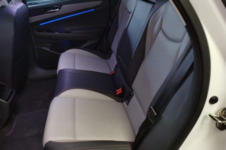 Used Volkswagen ID.7 VIZZION 2024 AIR model Left Rear Seat