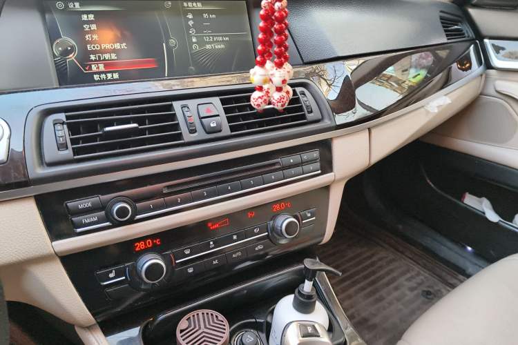 Used BMW 5 Series 2013 525Li Luxury Model
