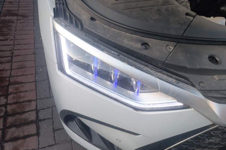 Used BYD Han 2024 DM-i Glory Edition 121KM Premium Model Right Front Headlight