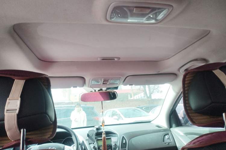 Used Hyundai ix35 2013 2.0L Automatic Two-Wheel Drive Smart GLS China IV Standard
