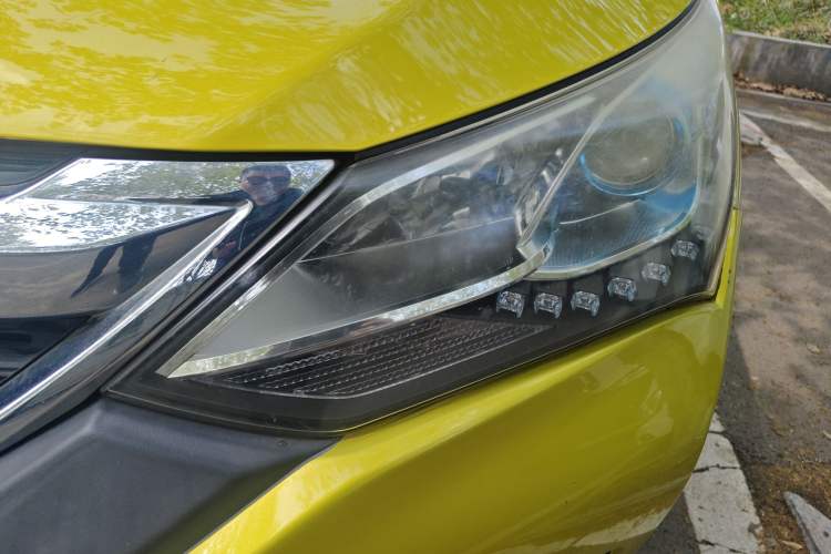 Used BYD Song 2016 1.5TI Manual Luxury Model Left Front Headlight