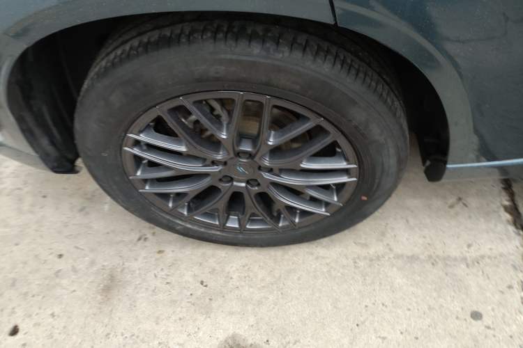 Used CHANGAN OSHAN Z6 2022 Blue Whale 1.5T DCT Luxury Model Right Rear Wheel Hub