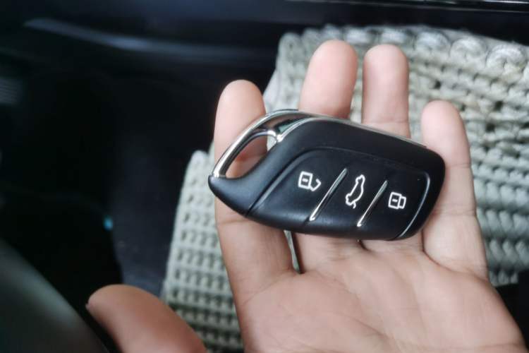 Used Roewe RX5 MAX 2019 300TGI Automatic 4G Connect Luxury Edition Vehicle Key