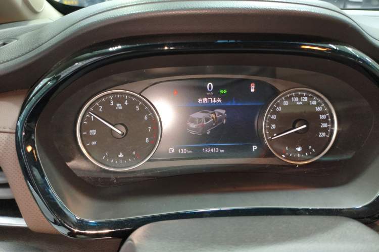 Used Buick GL8 2023 Land Executive Class Comfort Model
