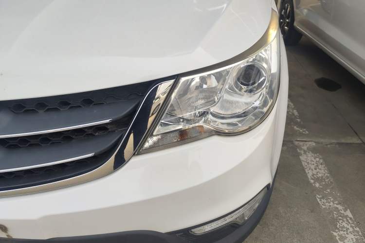 Used Baojun 730 2014 1.5L manual Comfort ESP version 7 seats