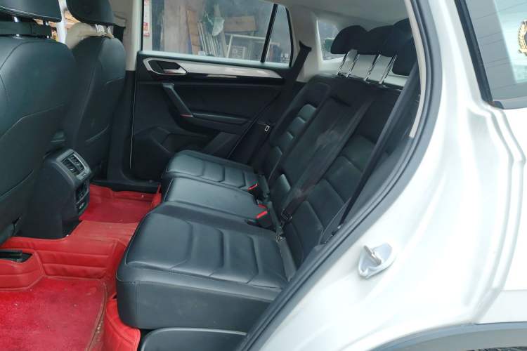 Used Volkswagen Tayron 2020 280TSI Two-Wheel Drive Luxury Connect Edition Left Rear Seat