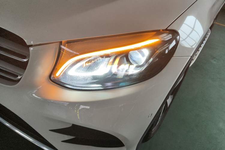 Used Mercedes-Benz GLC 2019 GLC 260 4MATIC Luxury Model
