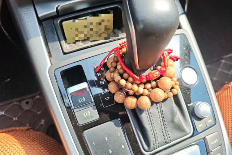 Used Audi A6L 2018 30th Anniversary Edition 35 TFSI Fashion Model Gear Lever