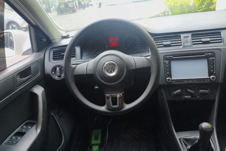 Used Volkswagen Santana 2015 1.6L Manual Fashion Edition Steering Wheel
