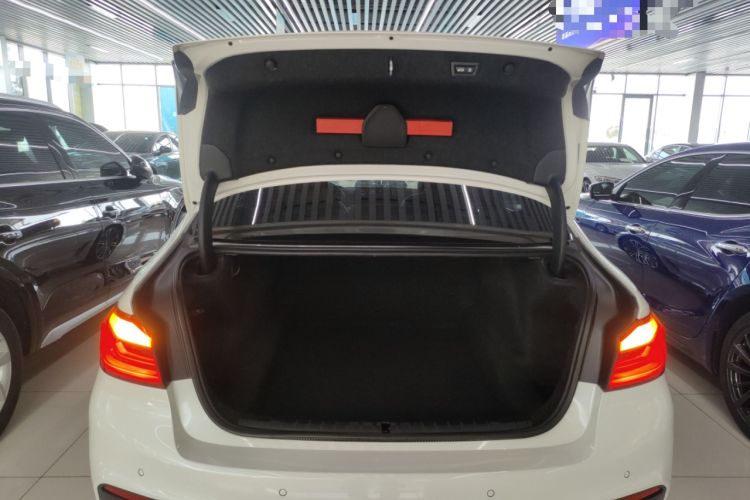 Used BMW 5 Series 2018 Restyled 530Li Leading Edition M Sport Package