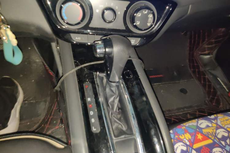 Used Honda Vezel 2015 1.5L CVT two-wheel drive Comfort trim
