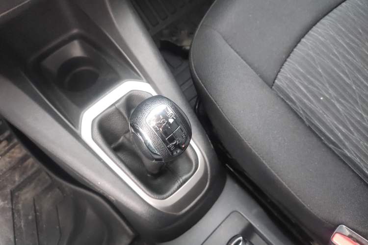 Used Citroen Elysee 2014 1.6L Manual Fashion Edition Gear Lever