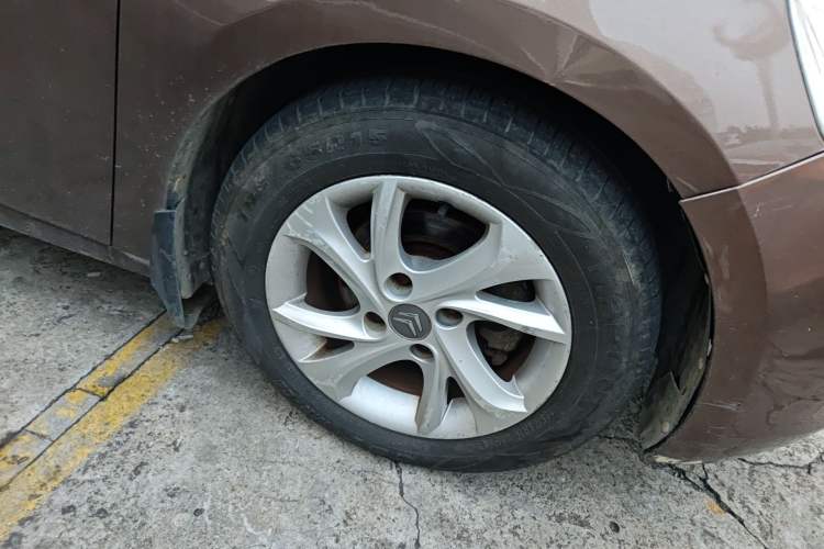 Used Citroen Elysee 2014 1.6L Automatic Fashion Model Right Front Wheel Hub