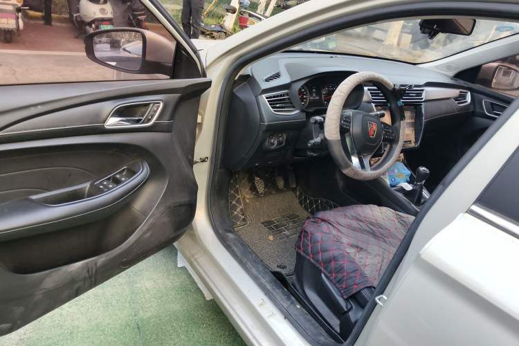 Used Roewe i5 2019 1.5L Manual 4G Connectable Langhao Edition