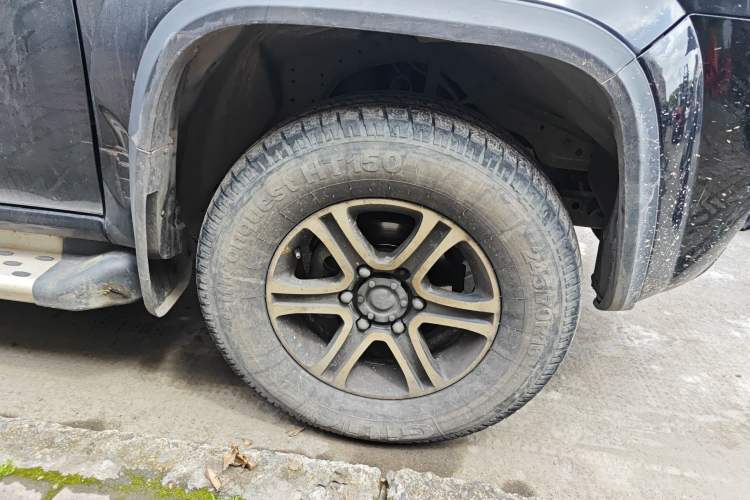 Used JDMC T7 2017 2.0T PLUS Two-Wheel Drive Luxury Edition Extended Wheelbase D20B Right Front Wheel Hub