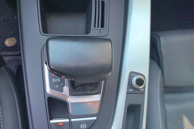 Used Audi A4L 2020 40 TFSI Fashion Dynamic Model
