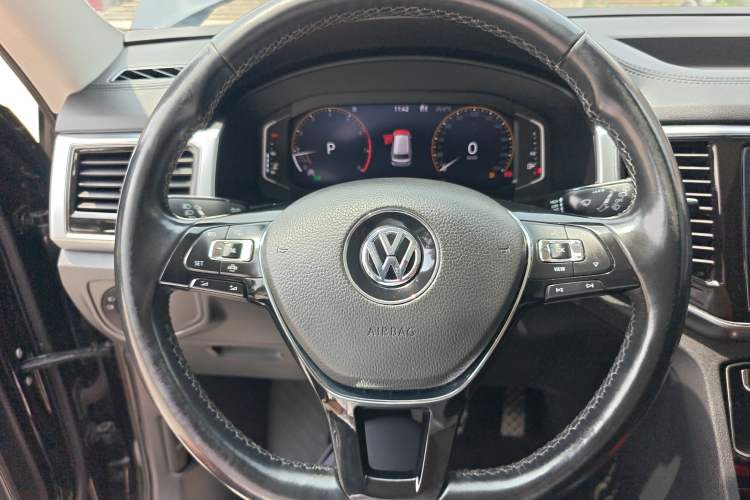 Used Volkswagen Teramont 2020 Revised Version 380TSI Four-Wheel Drive Luxury Edition Steering Wheel