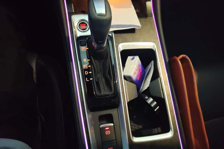 Used Nissan Teana 2022 2.0L XL-Upr Enjoyment Edition Gear Lever