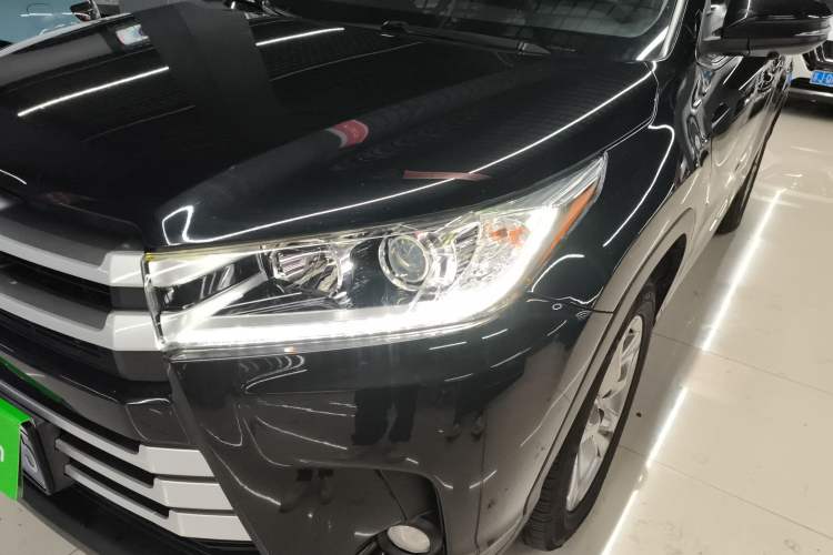 Used Toyota Highlander 2018 2.0T Four-Wheel Drive Luxury Version 7 Seats China VI Standard