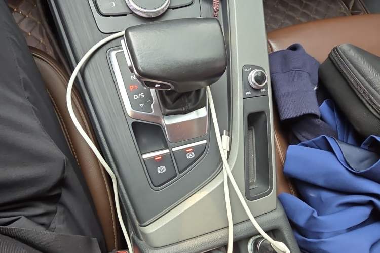 Used Audi A4L 2017 40 TFSI Ambition Edition Gear Lever