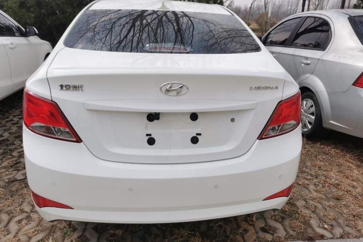 Used Hyundai Verna (older generation) 2014 1.4L Manual Smart GLS Trim