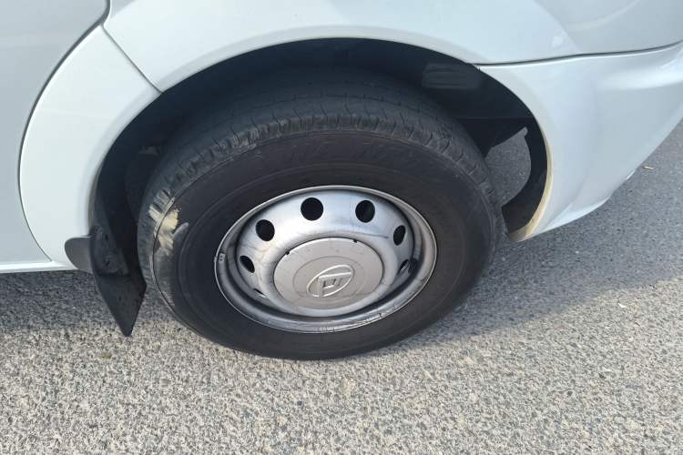 Used SAIC MAXUS Xintu V80 2023 2.0T Manual Classic Aoyuntong Long Wheelbase Mid-Height 6/7/8/9-Seater