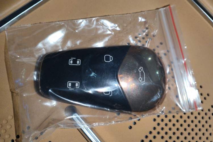 Used VOYAH Dream 2025 EV Four-Wheel Drive Flagship Kunpeng Edition
