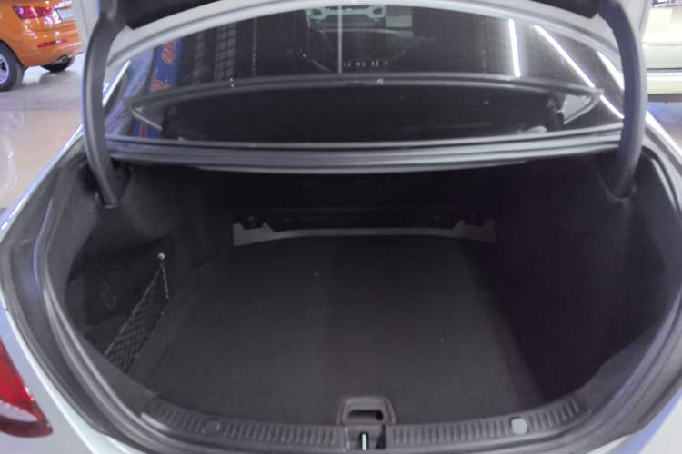 Used Mercedes-Benz E-Class 2016 E 300 L Sporty and Stylish Model Trunk