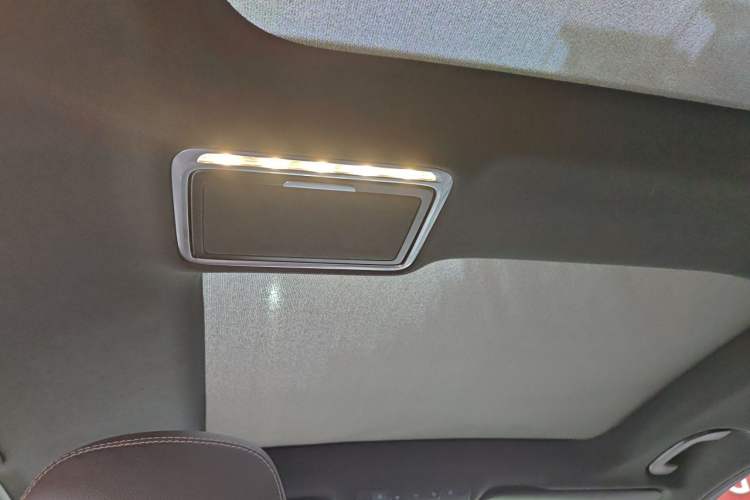 Used Mercedes-Benz GLC 2020 Facelift GLC 260 L 4MATIC Luxury Edition
