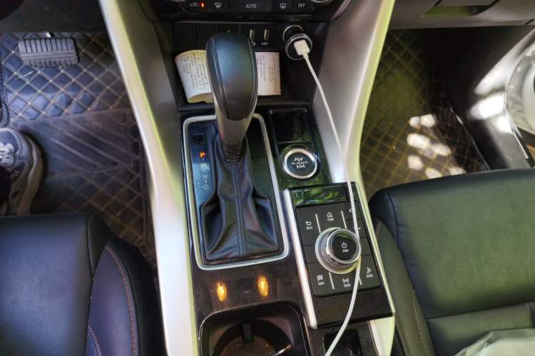 Used Mitsubishi Eclipse Cross 2021 1.5T CVT Four-Wheel Drive Passion Edition Gear Lever