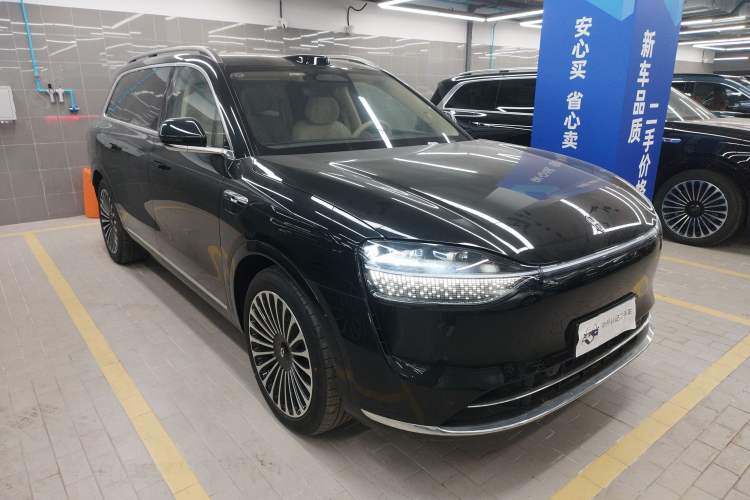 Used Hima AITO M9 2024 Range-Extended Ultra Version 42 kWh 6-Seater Model Front Right 45 Deg