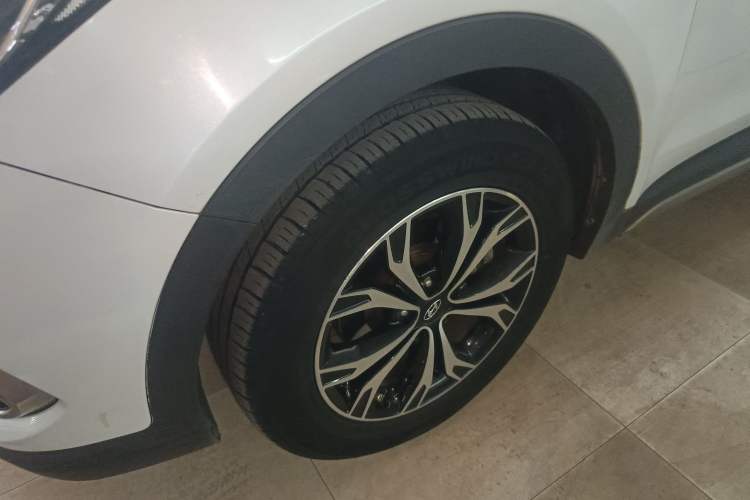 Used Hyundai Santa Fe 2017 2.4L Automatic Two-Wheel Drive Smart Version 5 Seats