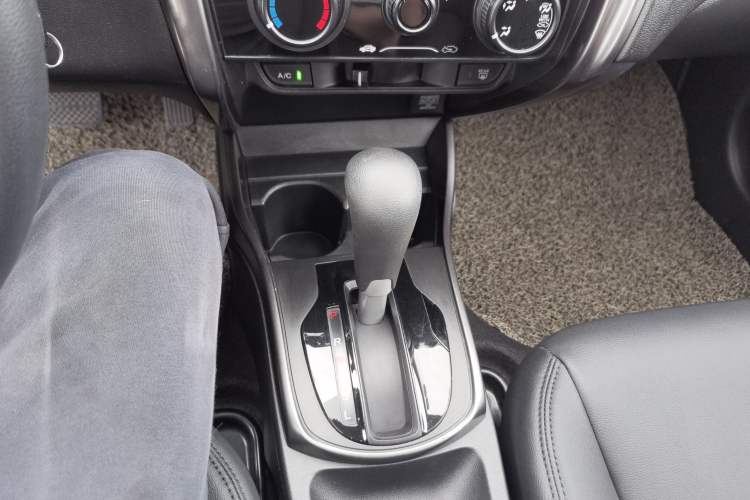 Used Honda Greiz 2016 1.5L CVT Classic Edition Gear Lever