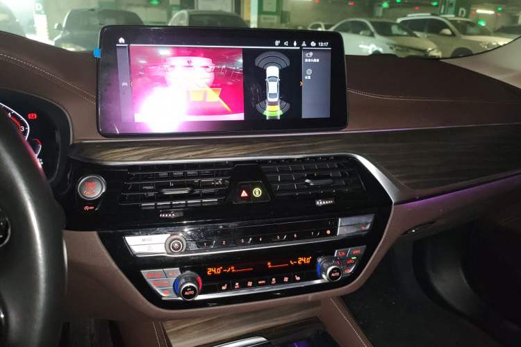 Used BMW 5 Series 2021 530Li Leading Luxury Package Audio And AC Panel