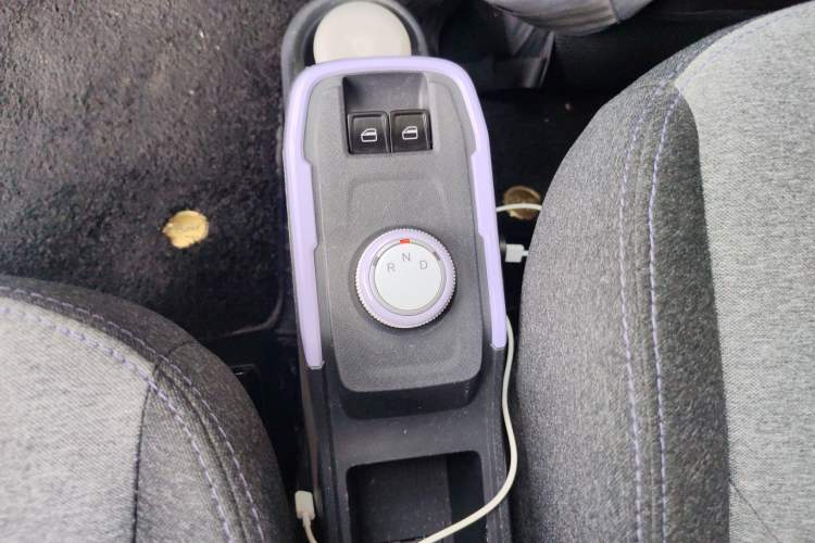 Used Chery QQ Ice Cream 2022 170km Sundae Phosphate Lithium-Ion