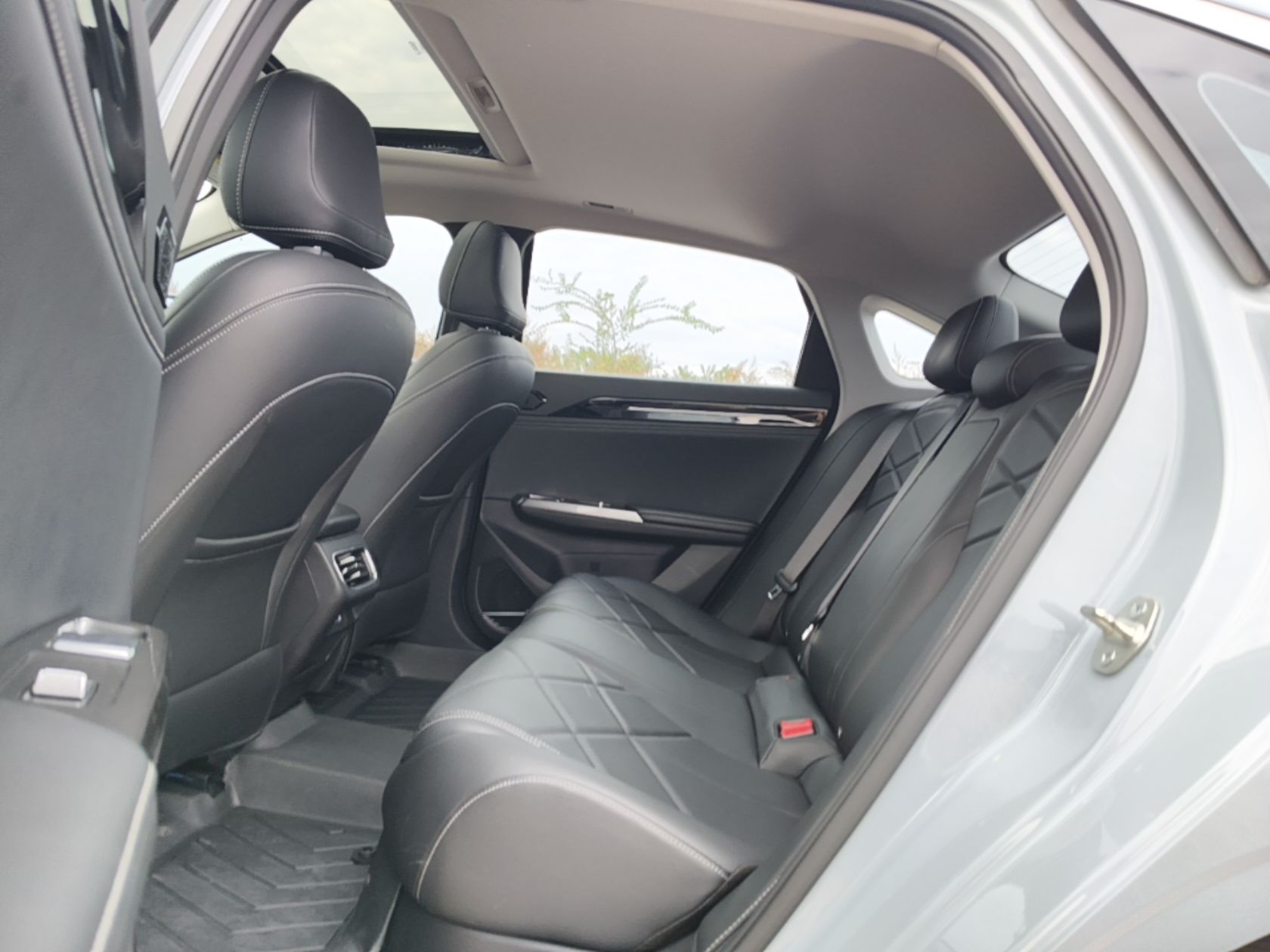 Geely Galaxy L6 2024 125km PLUS Dragon Edition — снимка 20