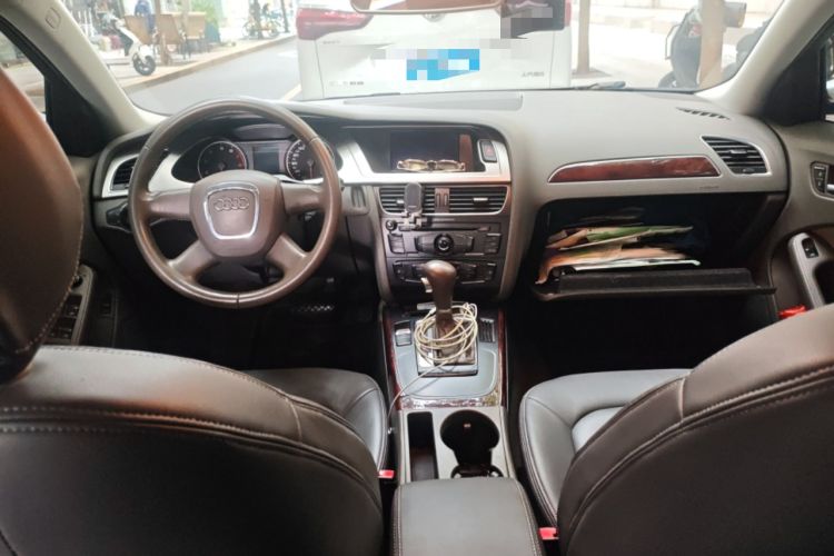 Used Audi A4L 2011 2.0 TFSI Standard Model Center Console