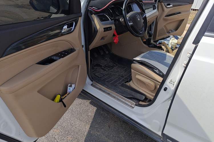 Used Baojun 730 2016 1.5L Manual Comfort Version 7 Seats China V Emission Standard
