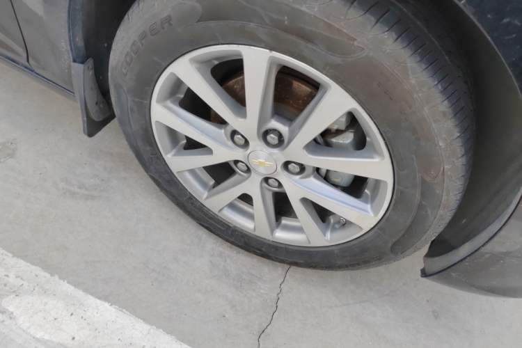 Used Chevrolet Malibu 2018 530T Automatic Luxury Edition Right Front Wheel Hub