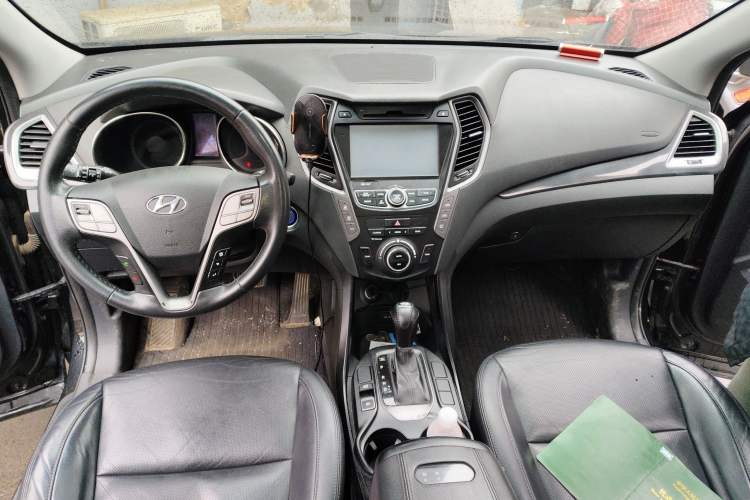 Used Hyundai Santa Fe 2015 2.0T Automatic 4x4 Smart 7-Seater