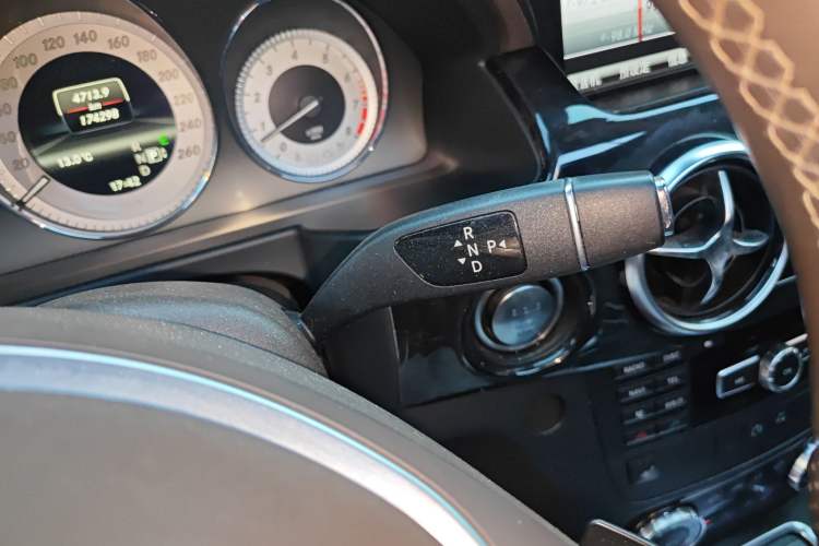 Used Mercedes-Benz GLK-Class 2013 GLK 300 4MATIC Luxury Model
