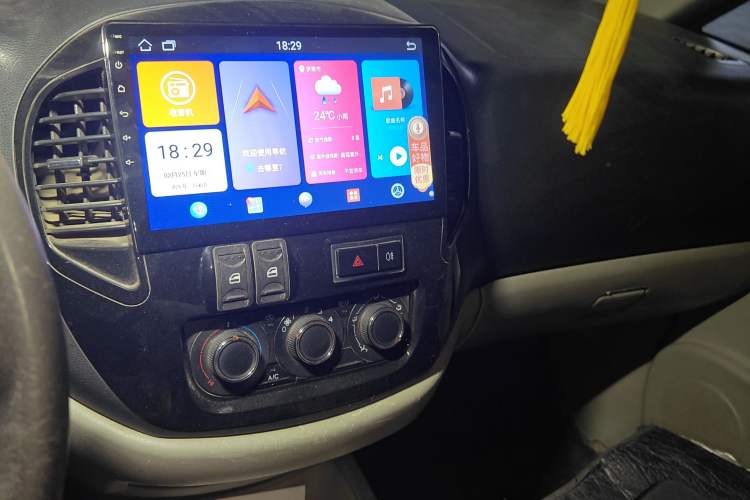 Used FORTHING Lingzhi 2016 V3 1.5L 7-Seater Comfort Model China V Standard
