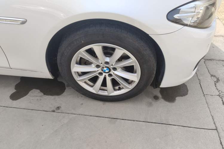 Used BMW 5 Series 2014 520i Elegant Edition