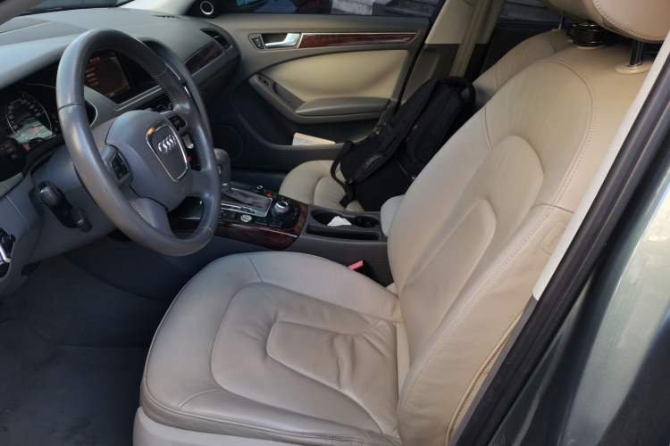 Used Audi A4L 2010 2.0 TFSI Luxury Model
