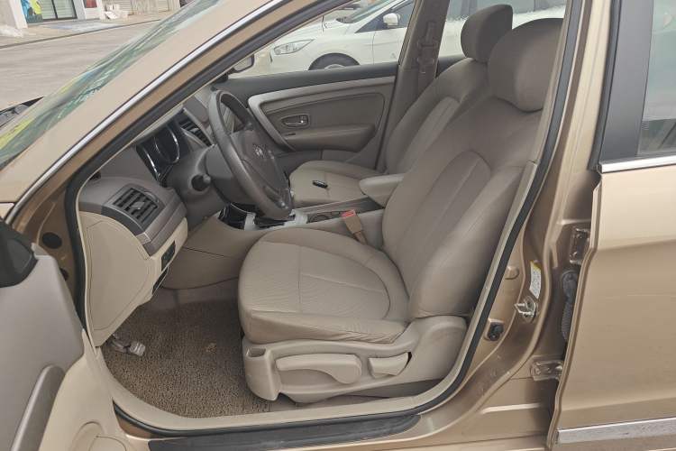 Used Dongfeng Aeolus A60 2012 1.6L Automatic Luxury Version
