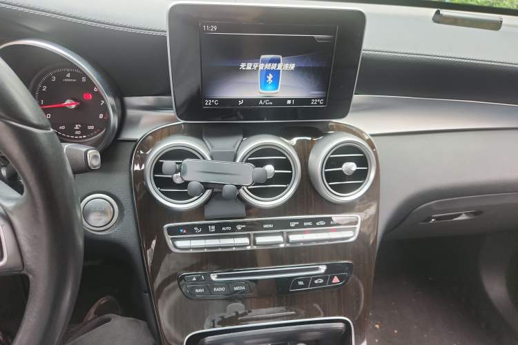 Used Mercedes-Benz GLC 2018 Facelifted GLC 260 4MATIC Dynamic Edition Audio And AC Panel