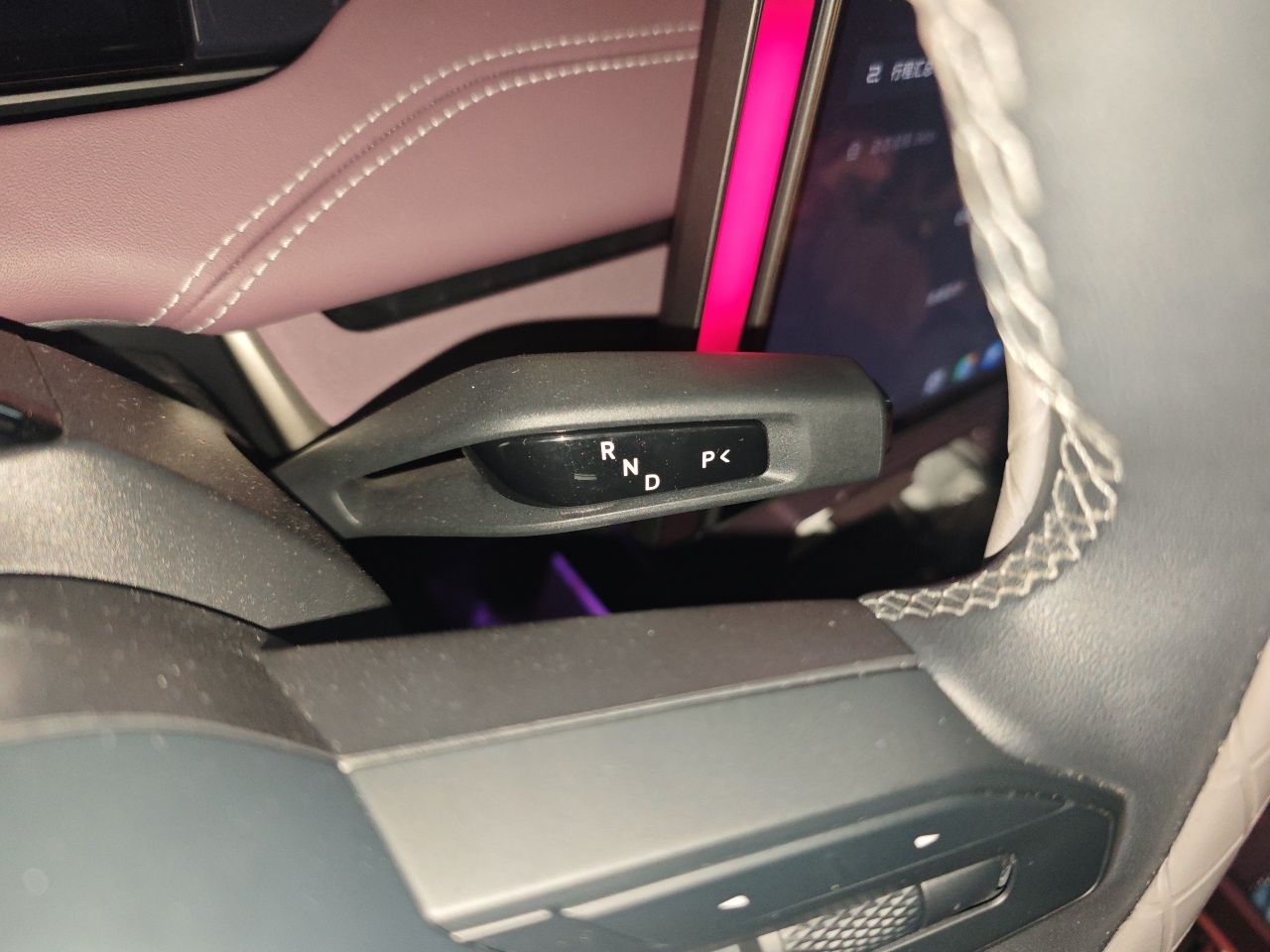 Xiaomi Auto SU7 2024 Rear-Drive Ultra-Long Range Advanced Pro-Level Intelligent Driving Version — снимка 14