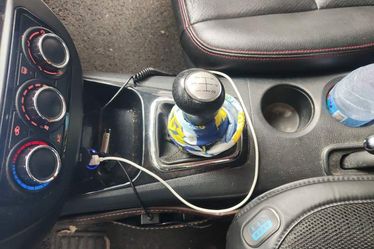 Used FORTHING Joyear X5 2013 1.6L Manual Luxury Model China IV Standard
