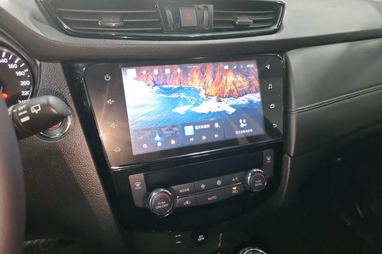 Used Nissan X-Trail 2023 Classic 2.0L Two-Wheel Drive Smart Connect & Comfort Edition
